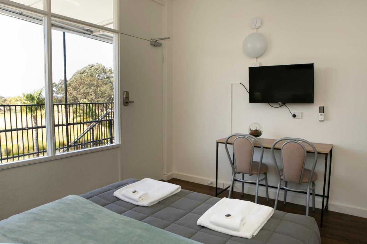 Rivers Apartments Motel Sale Gippsland Eksteriør billede